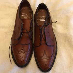 Brooks Brothers Wingtips  NIB 10D Medium Brown
